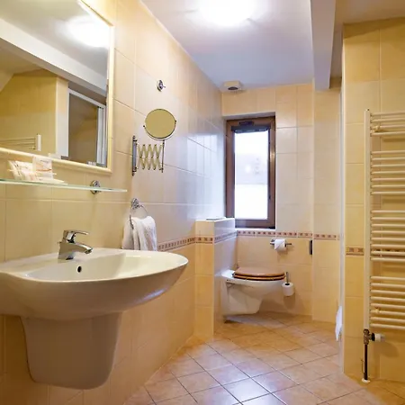 Hotel Green Gondola Hotel 4*
