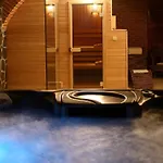 Ξενοδοχείο Wellness Gondola 4*