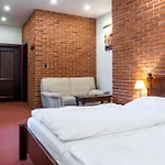 Ξενοδοχείο Wellness Gondola 4*